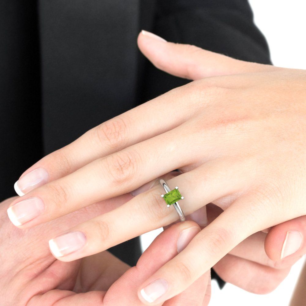 1 cttw Natural Peridot Solitaire  Engagement Ring - Solid White Gold (VVS1, Emerald Cut,7X5mm)