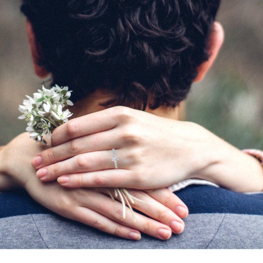 1.05 cttw Zirconia Simulated Diamond Solitaire with Zirconia Simulated Diamond Accents Engagement Ring - Solid Gold (VVS1, Round Cut,6.0mm)