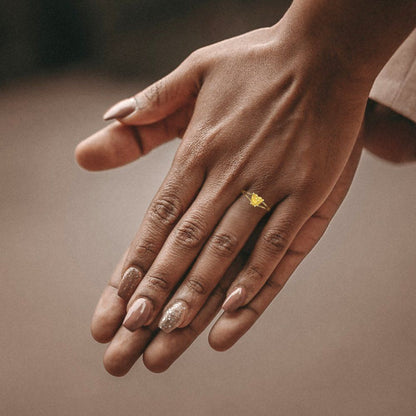 1 cttw Zirconia Simulated Yellow Diamond Solitaire  Engagement Ring - Solid Gold (VVS1, Heart Cut,6.5mm)