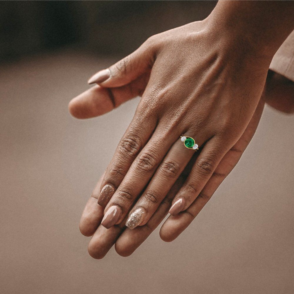 3.5 cttw Simulated Emerald Three-Stone Engagement Ring - Solid Yellow Gold (VVS1, Round Cut,8.0mm)
