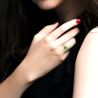 1.62 cttw Natural Peridot Solitaire with Zirconia Simulated Diamond Accents Engagement Ring - Solid Yellow Gold (VVS1, Princess Cut,6.5mm)