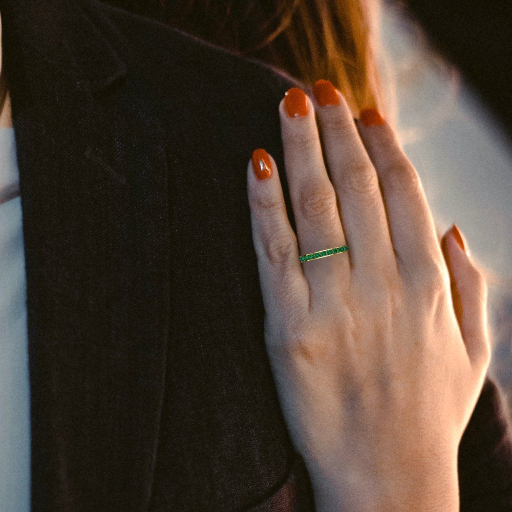 0.39 cttw Simulated Emerald Round Cut Yellow Gold Eternity Wedding Band