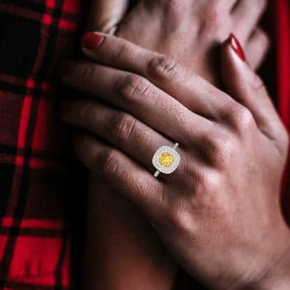 1.615 cttw Zirconia Simulated Yellow Diamond Solitaire with Zirconia Simulated Diamond Accents Engagement Ring - Solid Gold (VVS1, Round Cut,6.5mm)