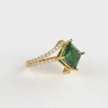2.3075 cttw Simulated Emerald Solitaire with Zirconia Simulated Diamond Accents Engagement Ring - Solid Yellow Gold (VVS1, Princess Cut,7.0mm)
